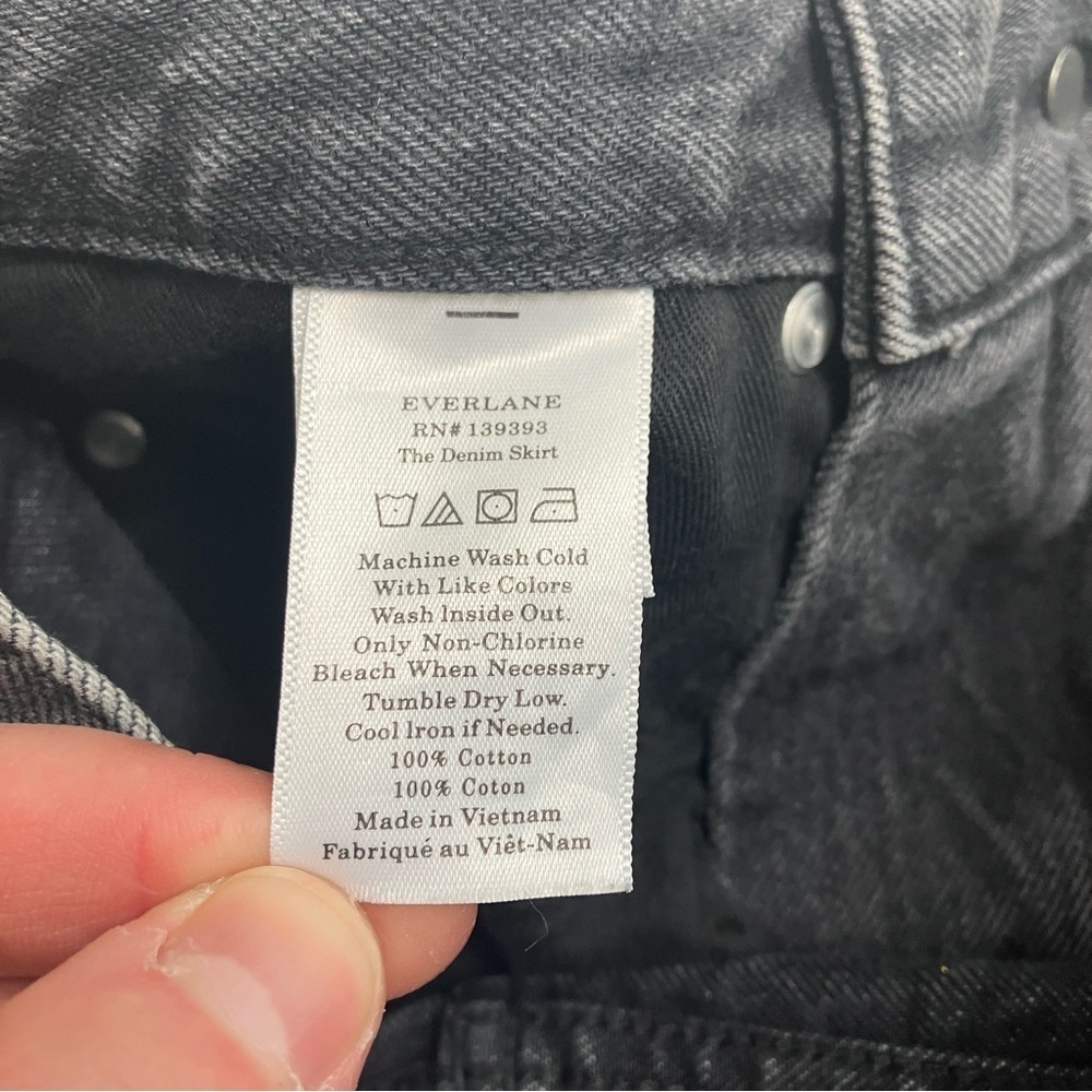 EVERLANE “the Denim Skirt” - Picture 3 of 4